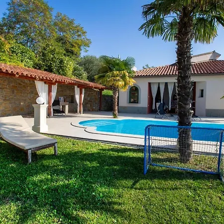 Holiday home Stunning In With Wifi
